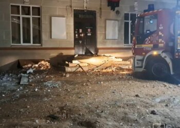 РФ во второй раз атаковала центр Сум во время работ спасателей