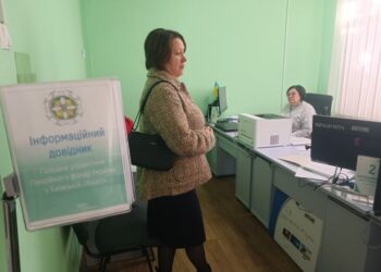 Выплаты урезали специально: кому из украинцев вернут удержанные пенсии