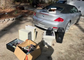 Где та свалка? Геймер нашел на свалке комплект «оперативки» на 64 ГБ, и в придачу — Intel Core i7 и монитор Samsung