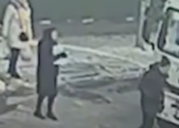 Втрата свідомості після сильного удару: в Києві чоловік став жертвою нападу