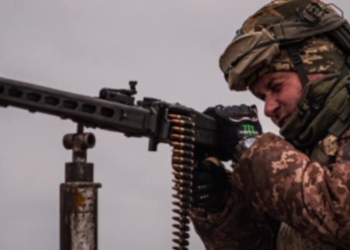 Небезпечні об’єкти рф летять над водоймою Київщини: яка ситуація в небі