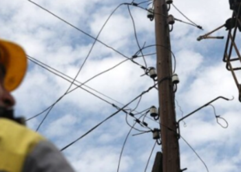 Хаос і відключення світла в центрі Києва: рух пасажирів призупинено