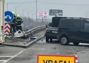 Одна з найбільших доріг Києва частково перекрита: адреса та причина