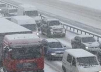 Блокування руху, обмеження і аварії: що відбувається на дорогах Києва