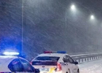 Автівку “роздавило” на шматки: на Київщині сталась моторошна ДТП, — ФОТО