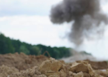 На Київщині чутно постріли і сильні вибухи: що відбувається