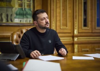 «Сваливайте в РФ!»: Зеленский эмоционально обратился к родственникам российских чиновников на Западе