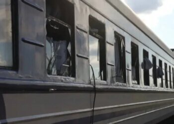 200 жизней под прицелом: российский дрон ударил по поезду, полному людей. ВИДЕО