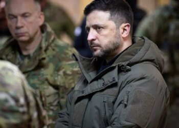 Рядом с Зеленским в Донецкой области взорвался российский КАБ