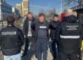 Обіцяв статус священника за 10 000 доларів для виїзду за кордон — у Києві затримали чоловіка