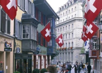 Швейцария вспомнила о нейтралитете и заблокировала авиацию США