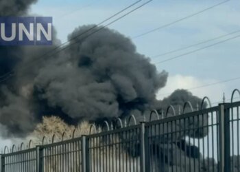 У Києві масштабна пожежа у районі Столичного шосе — що відомо