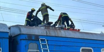 У Києві на даху потяга загинув підліток, ще двоє госпіталізовані з опіками