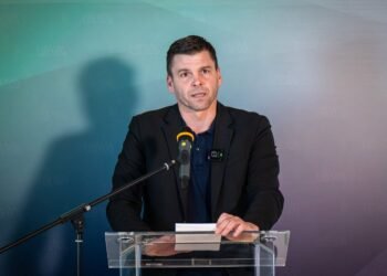 «Эта нефть наша»: венгры едут в Киев говорить о «Дружбе» и хотят проверить трубу