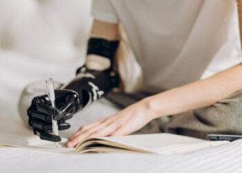 Бионические руки для ветеранов: украинская IT-компания разрабатывает протезы