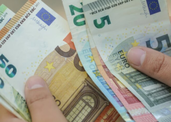 Франция выплатит украинцам по 11 тысяч гривен: кто и как может получить деньги