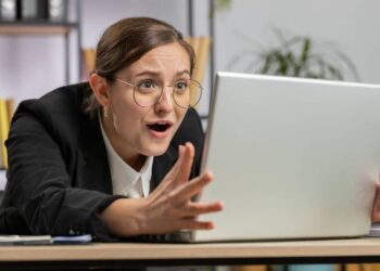 Пенсионеров запугивают «делами СБУ»: как работает новая схема мошенников