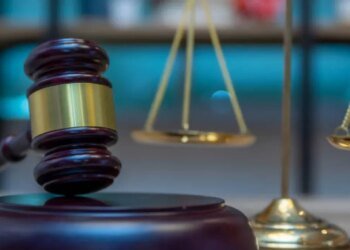 Фіктивні документи та приховане пальне: на Київщині директорці компанії повідомили про підозру у шахрайстві