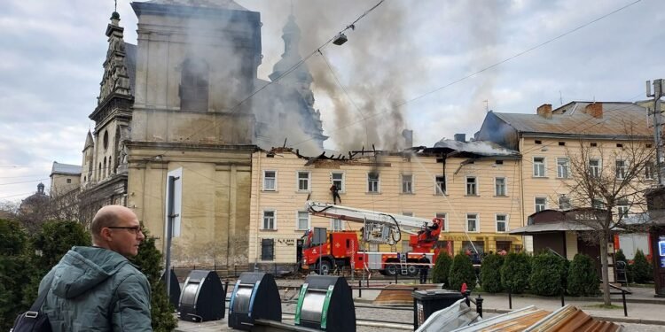 Удар по историческому центру Львова: Украина требует от ЮНЕСКО реакции на преступление РФ