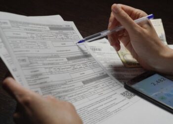 Тарифы на газ и свет с 1 апреля: сколько заплатят украинцы