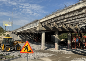 В Києві оновлюють ключовий шляхопровід: коли знімуть затори