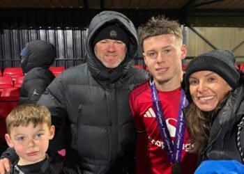 ФОТО. Новый Руни? 16-летний сын легенды уже выигрывает трофеи с МЮ