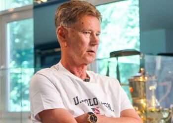 Легенда Динамо Буряк назвал игроков, из-за которых Украина уступила Швеции