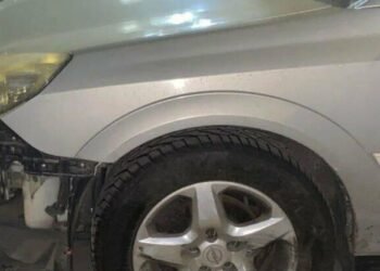 ДТП у Києві: водій з ознаками сп’яніння врізався у припарковані машини