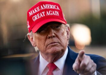 «Америка превыше всего» или новая война: почему идеологи MAGA атакуют Белый дом