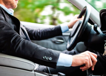 Запрет на вождение: в каком возрасте придется забыть о руле