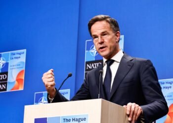 Рютте: США продолжают помогать Украине разведкой и оружием через Европу