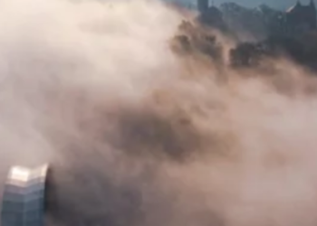 Екологічна аномалія в центрі Києва: чому варто зачиняти вікна, — ФОТО