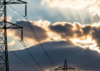 Короткочасні знеструмлення в будинках Київщини: чому зникає електрика