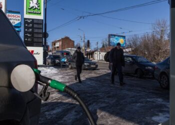 Кешбэк на бензин до 1000 гривен: водителям раскрыли условия и список доступных АЗС