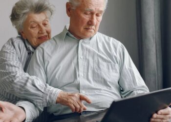 В Україні стартують виплати по 1500 грн для пенсіонерів та вразливих категорій