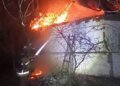 Войска РФ обстреляли два района Днепропетровской области: горели дома