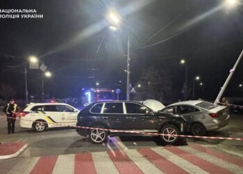Водій Porsche напідпитку влаштував потрійну ДТП у Києві, є постраждалі — поліція
