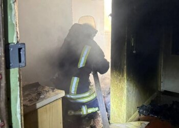 У Дружківці FPV-дрон рф влучив у дев’ятиповерхівку, сталася пожежа – ДСНС