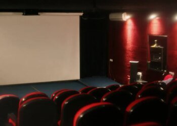 У Києві під час ЛГБТ-кінофестивалю невідомий розлив рідину із різким запахом, поліція розслідує інцидент