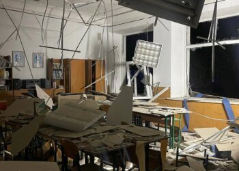 Друга хвиля атак дронів на Одесу – влучання у багатоповерхівку та дитсадок, є постраждалі