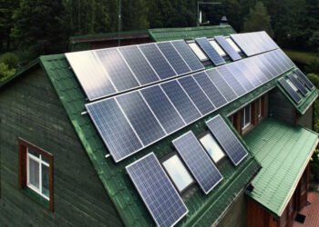 Японские ученые «сломали» физику: солнечные панели на крыше будут выдавать 130% эффективности