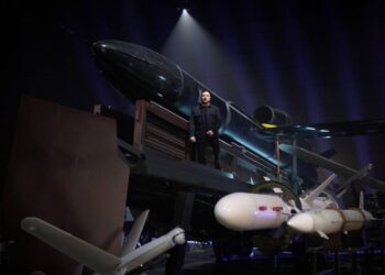 Зеленский раскрыл секретный арсенал Украины: роботы берут позиции, дроны летят на 1750 км