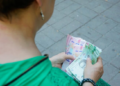 ПФУ ответил, как выплата 1500 гривен повлияет на соцпомощь украинцев