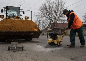 В Украине до мая отремонтируют все основные дороги, – Свириденко