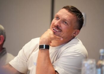 Александр УСИК: «Мы гуляли за ручку, но я не умел целоваться»