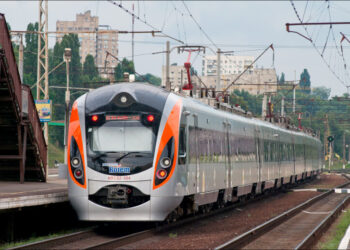 Билеты в первый класс “Интерсити” будут продавать по новым правилам: что изменится с 25 апреля