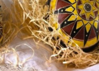 Світовий рекорд у Києві: тисячі людей робили писанки, — ФОТО