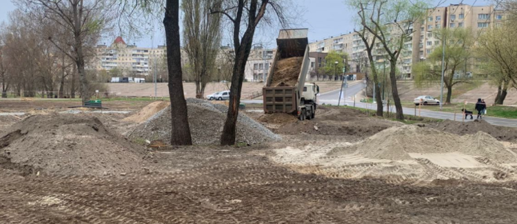 Десятки пішохідних маршрутів: у Києві триває масштабний ремонт парку, – ФОТО