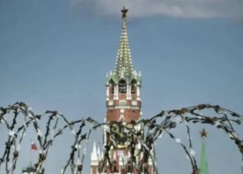 Плохой знак: москвич показал небо над Красной площадью сейчас. ВИДЕО