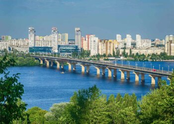 У Києві на мосту Патона обмежать рух через ремонт – КМДА